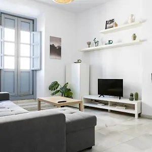 https://apartamento-duplex-centro-historico-malaga.hotelsinnerja.org